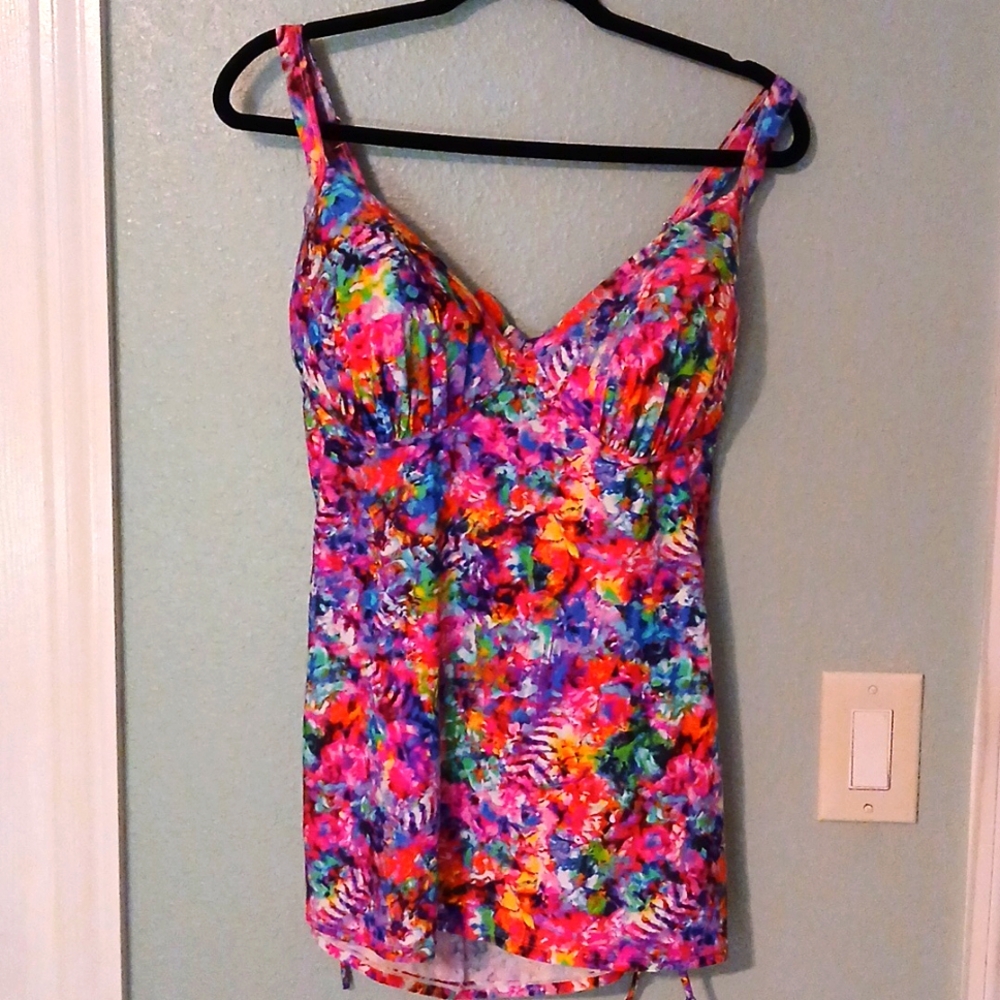 Smart and Sexy tankini top 42DD